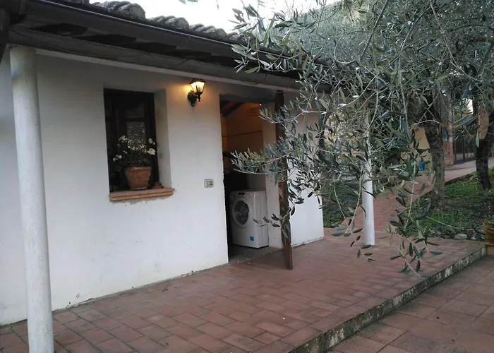 Im Ersten Stock Eines Landhauses By Interhome * シエーナ