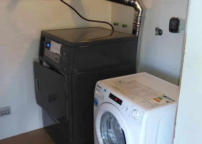 Im Ersten Stock Eines Landhauses By Interhome شقة *